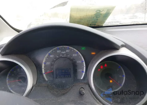 2009 Honda Fit Sport z USA, uszkodzony, nr VIN JHMGE88449S052236